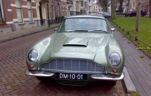    Aston Martin DB6 -  2