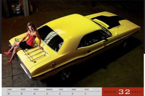  Girls&legendary us-cars 2011 -  21