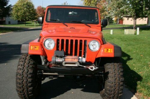   Jeep Wrangler    Dodge Viper SRT 10 -  3