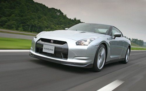 Nissan Skyline GT-R -  1